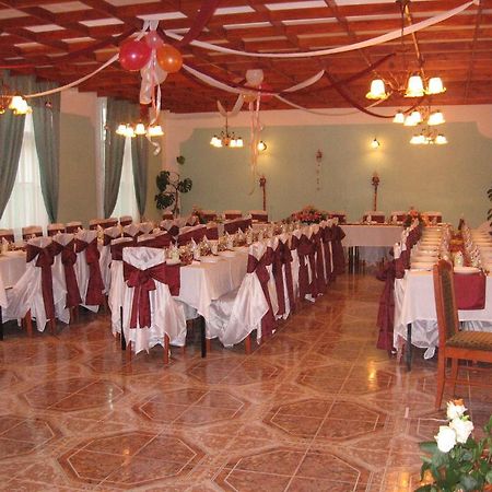 Mater Salvatoris House Otel Gödöllő Dış mekan fotoğraf