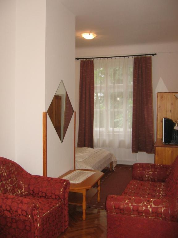 Mater Salvatoris House Otel Gödöllő Oda fotoğraf