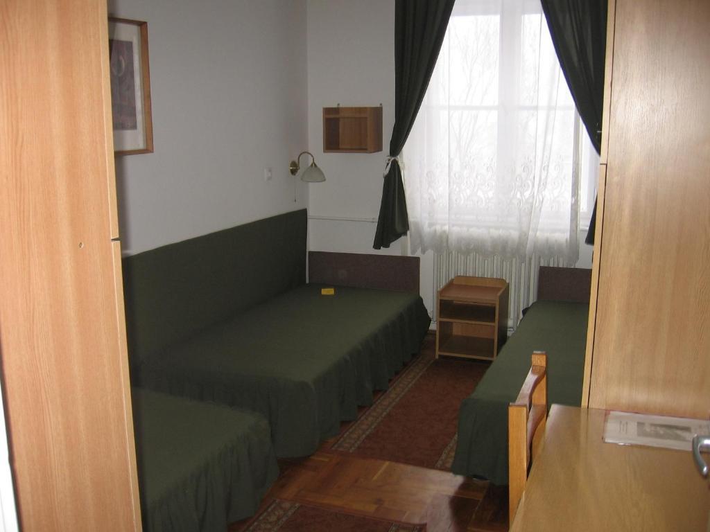 Mater Salvatoris House Otel Gödöllő Oda fotoğraf