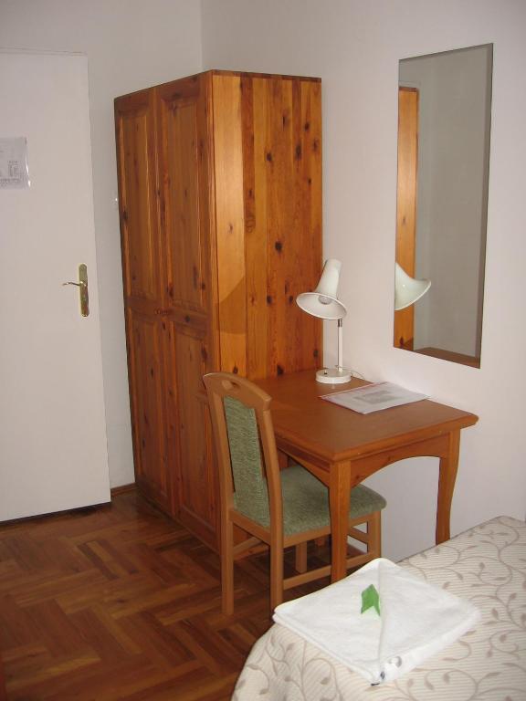 Mater Salvatoris House Otel Gödöllő Oda fotoğraf